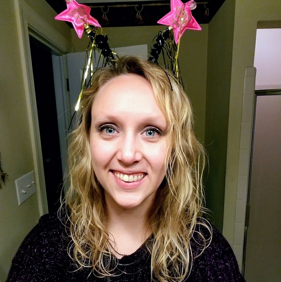 Meet your Posher, Kristin - Picture 2 of 12